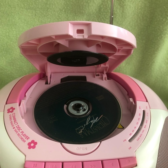 Hello Kitty CD/Cassette Player - Picture 6 of 9
